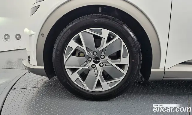 Genesis GV60 2022 0.1 автомат (гидро), миниатюра 4