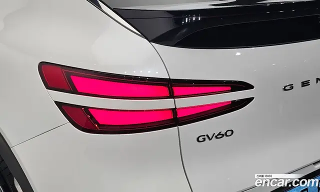 Genesis GV60 2022 0.1 автомат (гидро), миниатюра 8