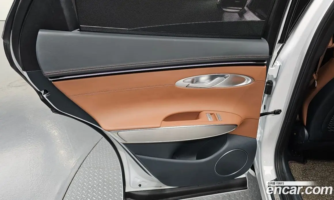 Genesis GV70 2025 2.5 автомат (гидро), фото 15