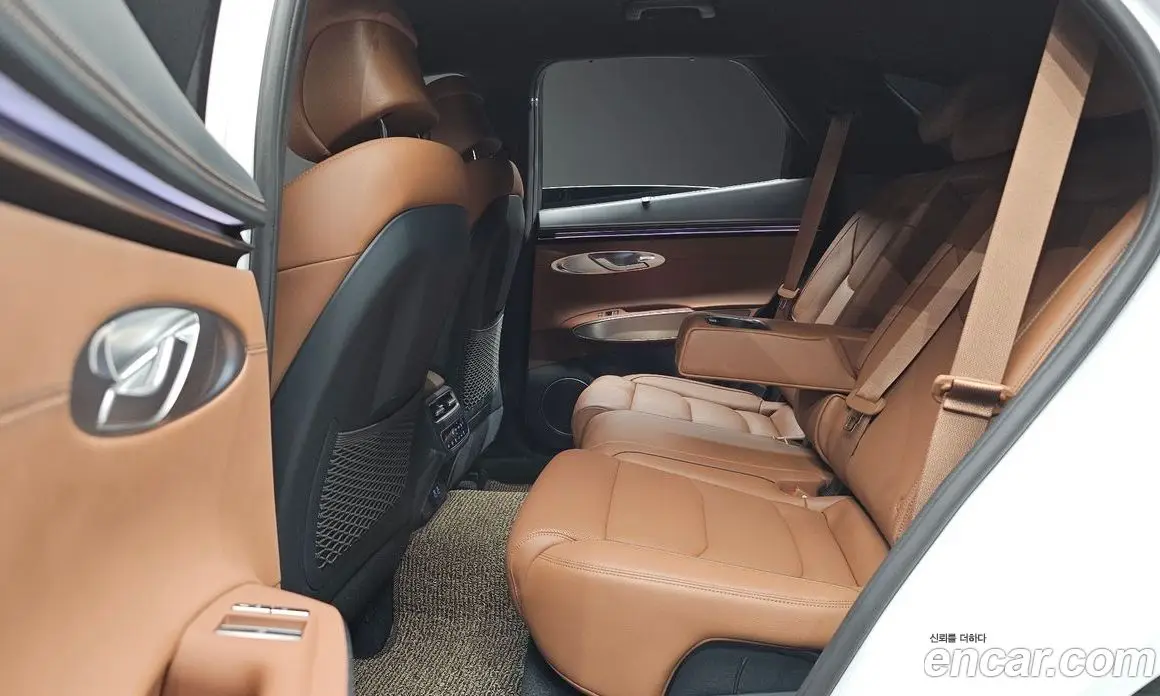 Genesis GV70 2025 2.5 автомат (гидро), фото 17