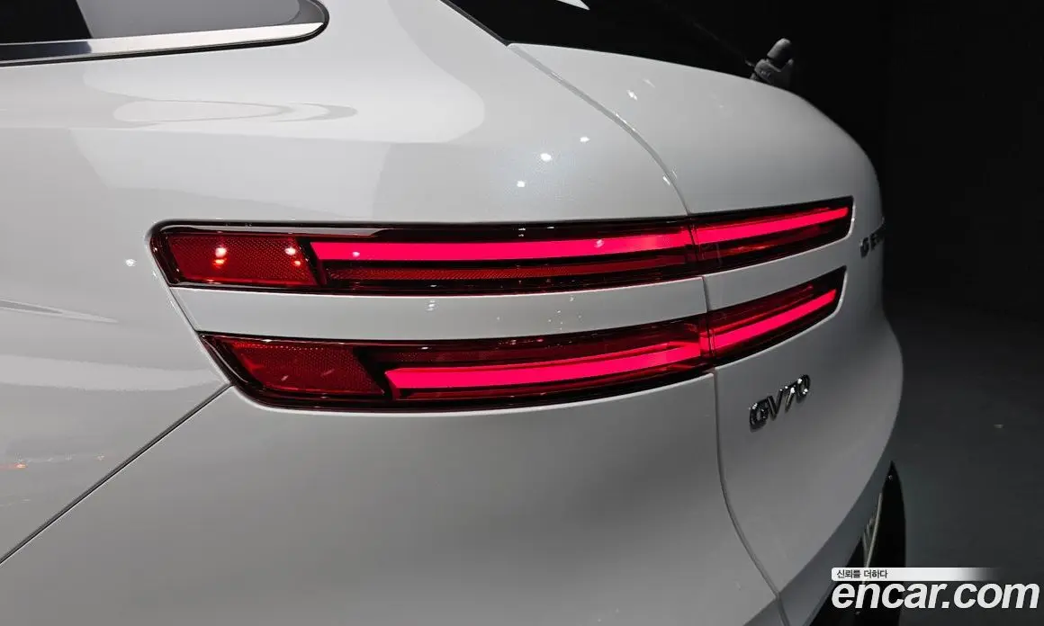 Genesis GV70 2025 2.5 автомат (гидро), фото 9