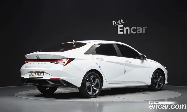 Hyundai Avante 2020 1.6 автомат (гидро), миниатюра 2