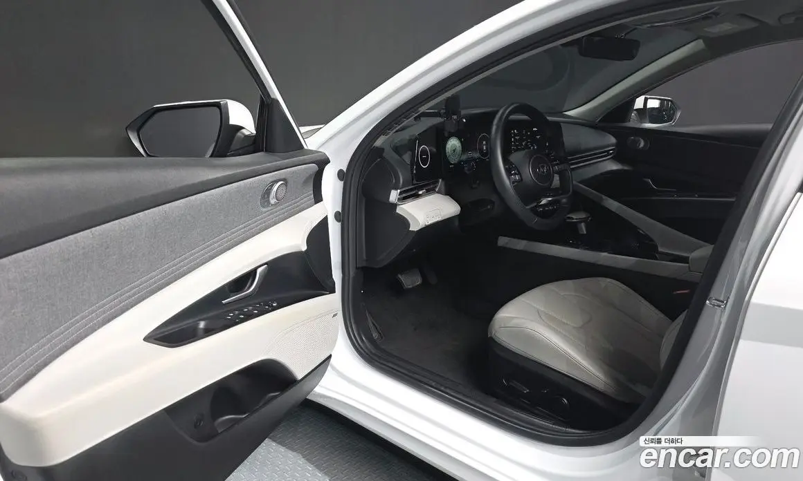Hyundai Avante 2020 1.6 автомат (гидро), фото 13
