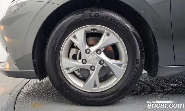 Hyundai Avante 2020 1.6 автомат (гидро), миниатюра 5