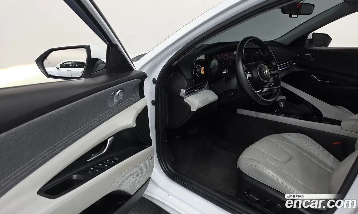 Hyundai Avante 2021 1.6 автомат (гидро), фото 13