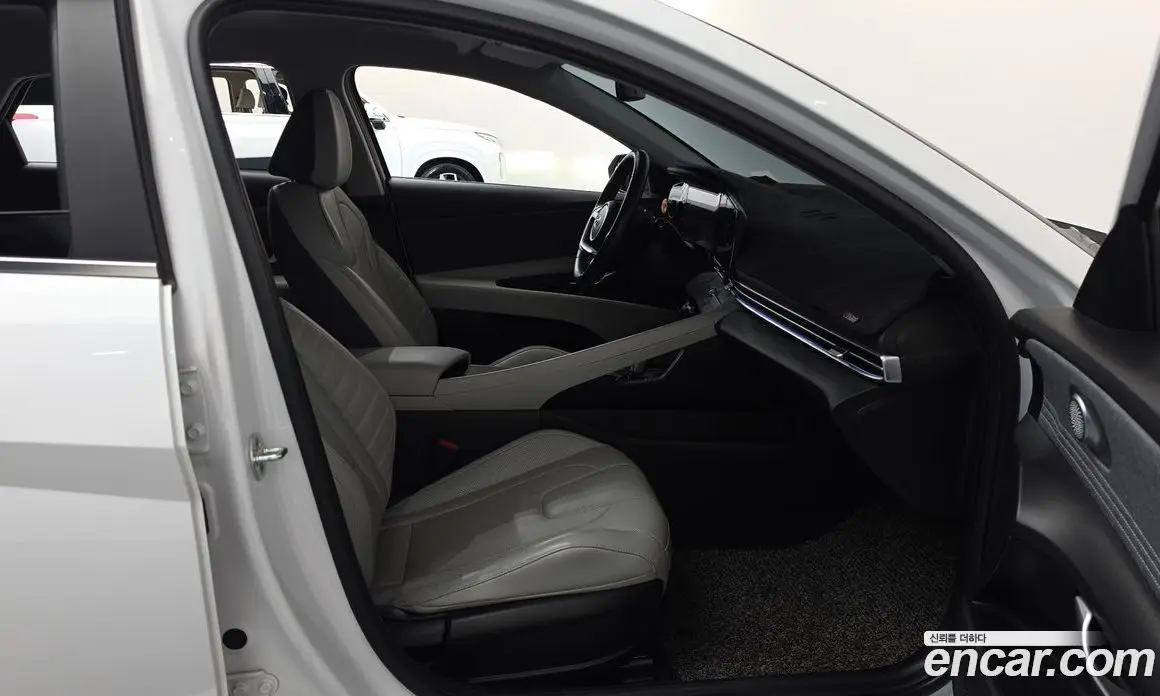 Hyundai Avante 2021 1.6 автомат (гидро), фото 16