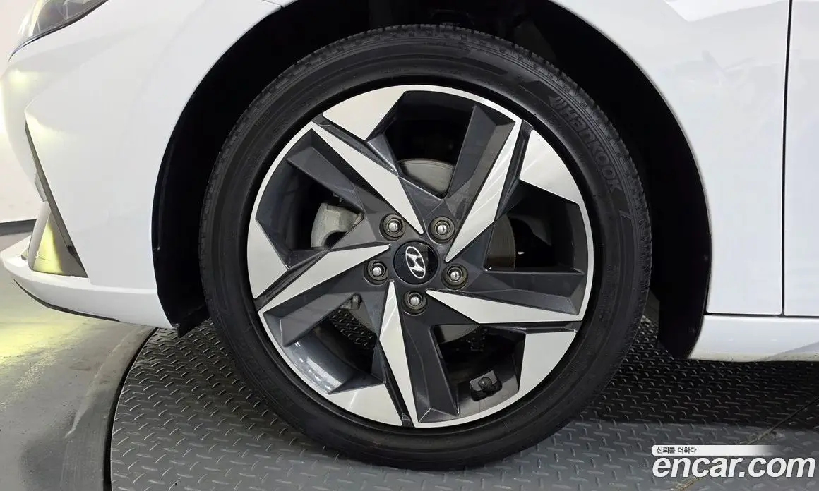 Hyundai Avante 2021 1.6 автомат (гидро), фото 5