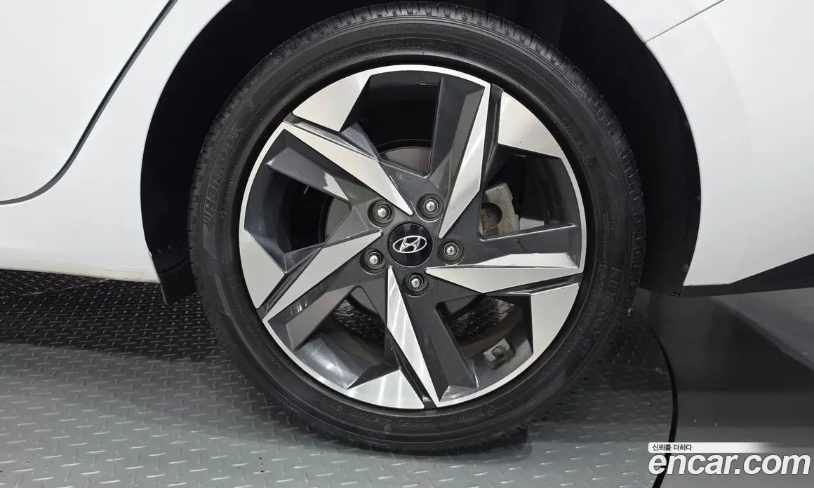 Hyundai Avante 2021 1.6 автомат (гидро), фото 7