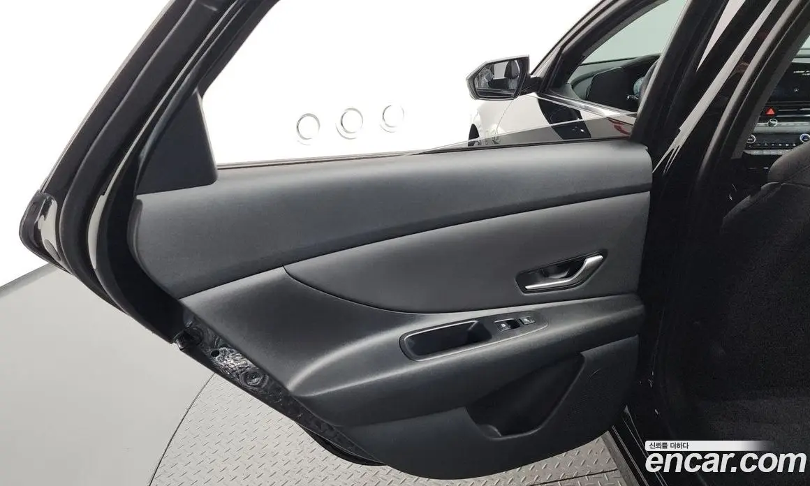Hyundai Avante 2024 1.6 автомат (гидро), фото 15