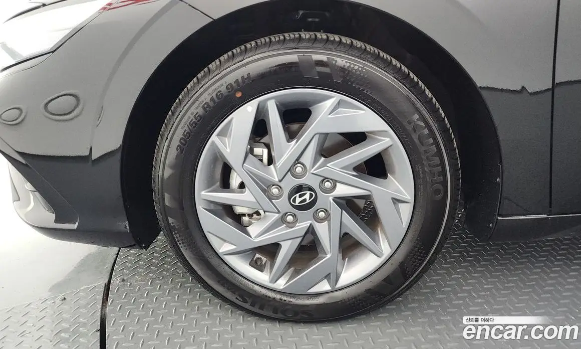 Hyundai Avante 2024 1.6 автомат (гидро), фото 5