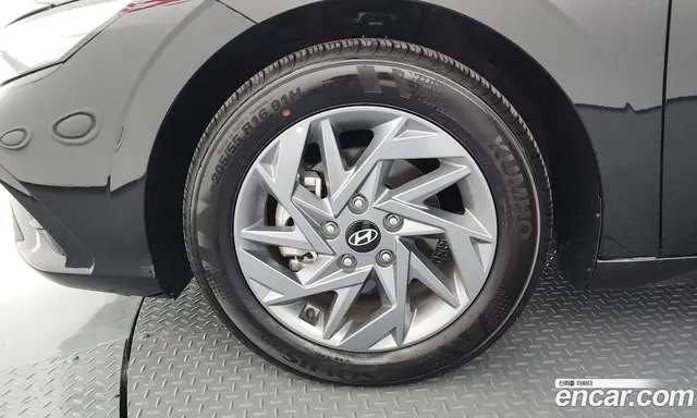 Hyundai Avante 2024 1.6 автомат (гидро), миниатюра 5