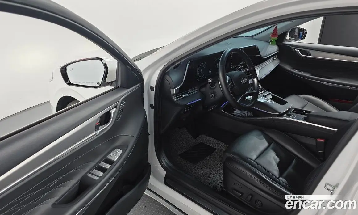 Hyundai Grandeur 2021 2.4 автомат (гидро), фото 12