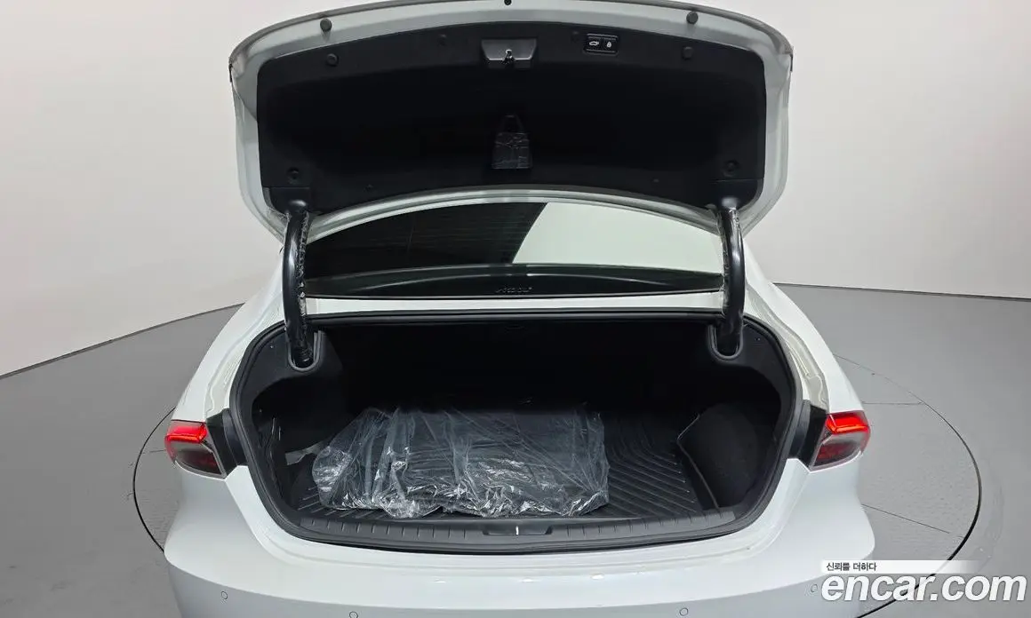 Hyundai Grandeur 2021 2.4 автомат (гидро), фото 20