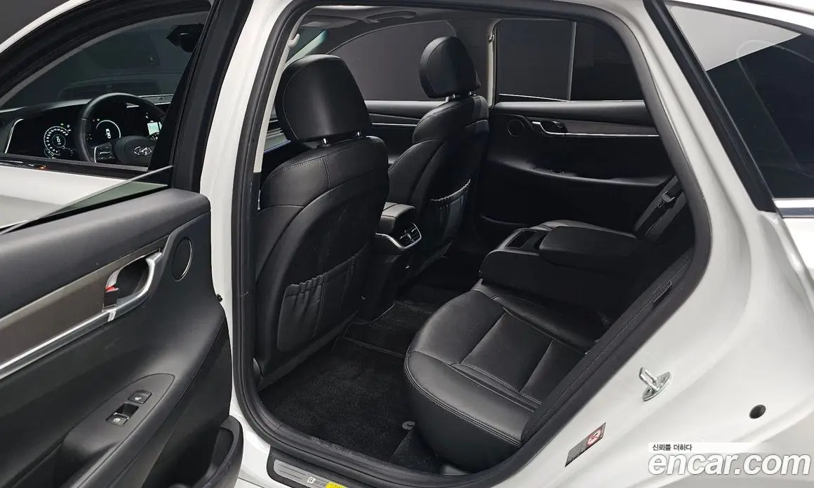 Hyundai Grandeur 2022 2.4 автомат (гидро), фото 18