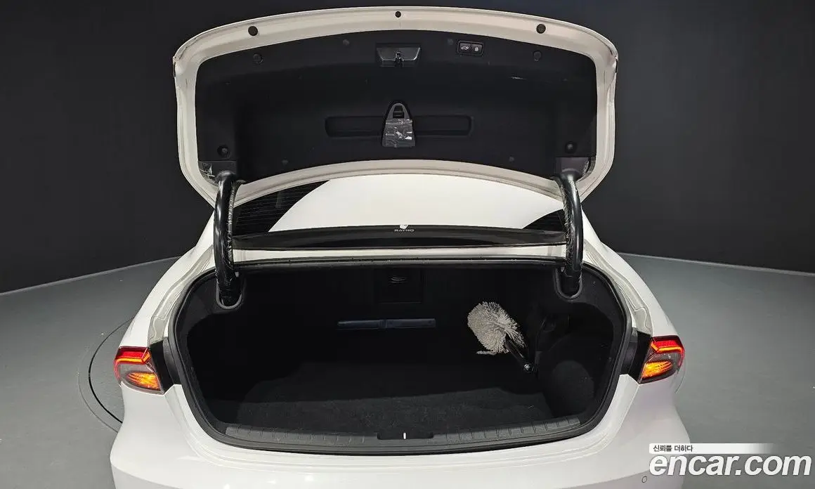 Hyundai Grandeur 2022 2.4 автомат (гидро), фото 26