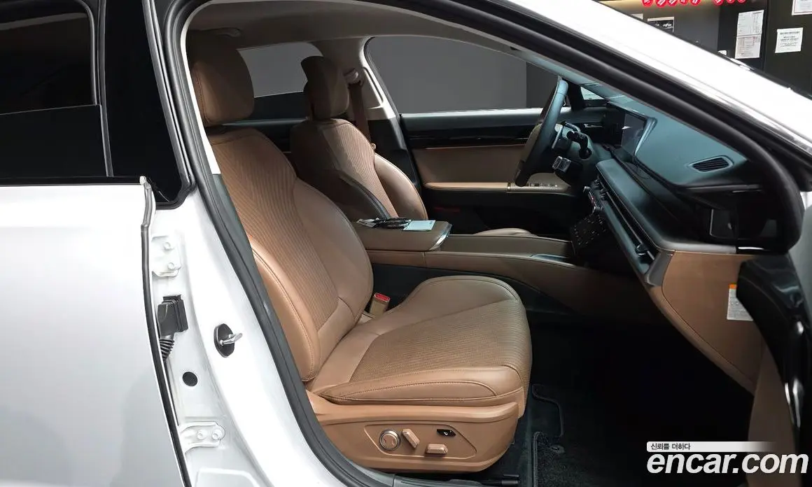 Hyundai Grandeur 2023 1.6 автомат (гидро), фото 17