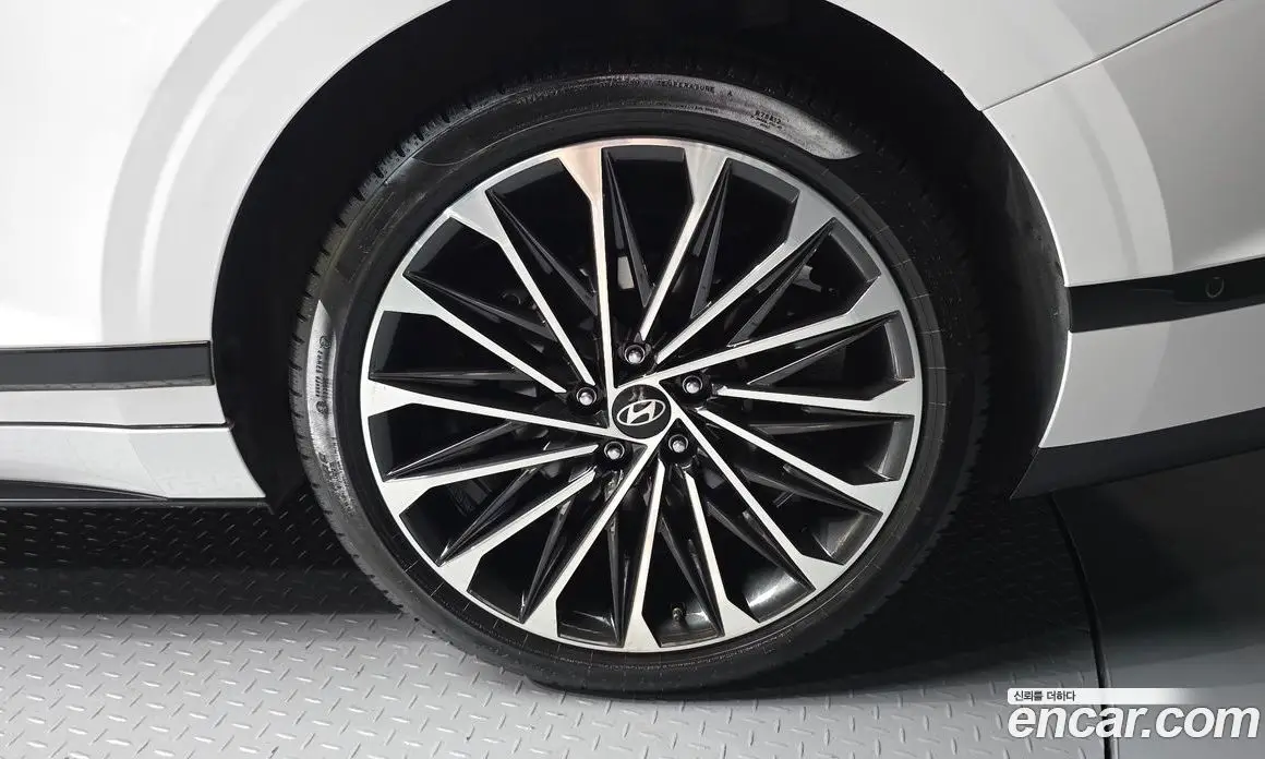 Hyundai Grandeur 2023 1.6 автомат (гидро), фото 7