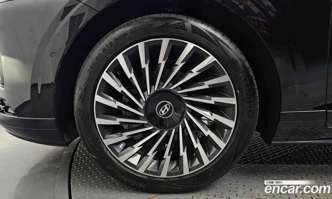Hyundai Grandeur 2024 1.6 автомат (гидро), фото 4