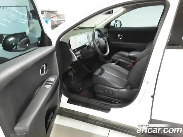 Hyundai Ioniq 5 2023 автомат (гидро), миниатюра 9