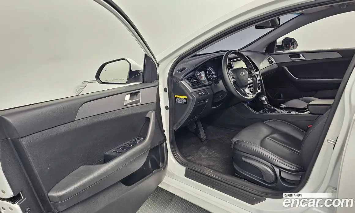 Hyundai Sonata 2018 2.0 автомат (гидро), фото 13