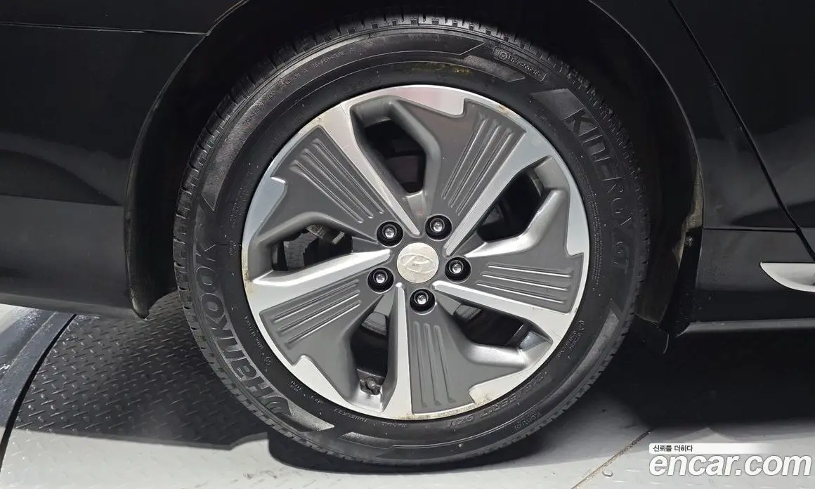 Hyundai Sonata 2019 2.0 автомат (гидро), фото 5
