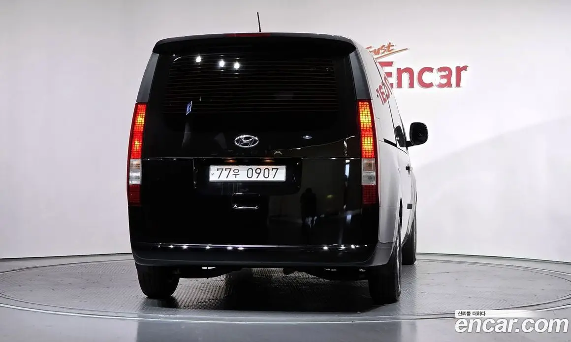 Hyundai Staria 2021 2.2 автомат (гидро), фото 4