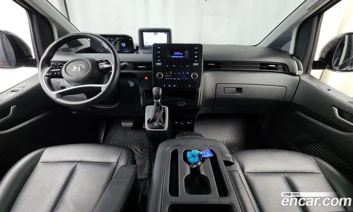 Hyundai Staria 2021 2.2 автомат (гидро), фото 7