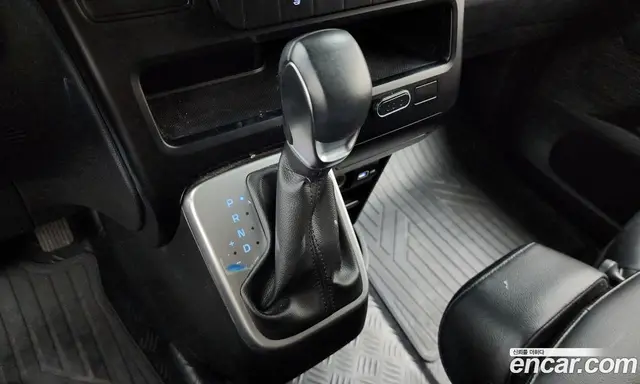 Hyundai Staria 2021 2.2 автомат (гидро), миниатюра 9
