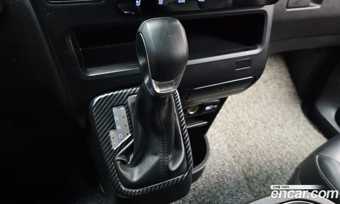 Hyundai Staria 2022 2.2 автомат (гидро), фото 12