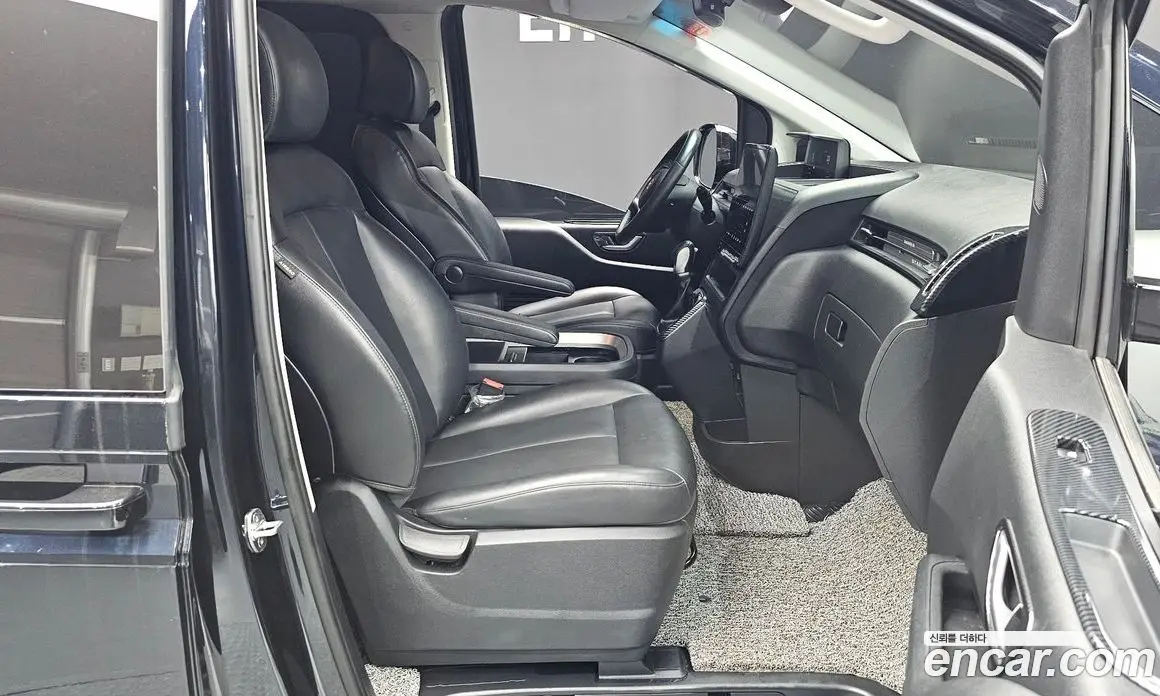Hyundai Staria 2022 2.2 автомат (гидро), фото 13