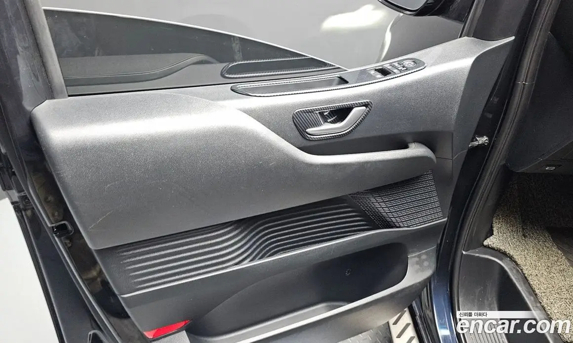 Hyundai Staria 2022 2.2 автомат (гидро), фото 14