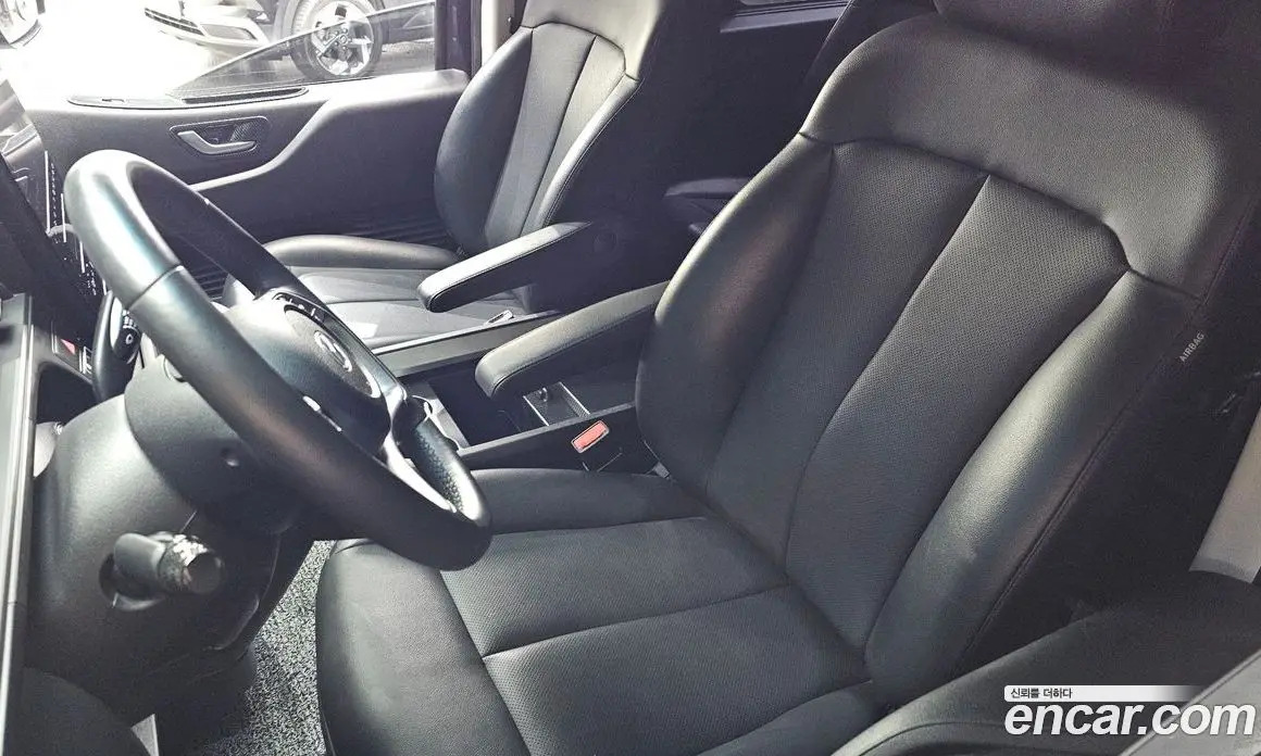 Hyundai Staria 2022 2.2 автомат (гидро), фото 20