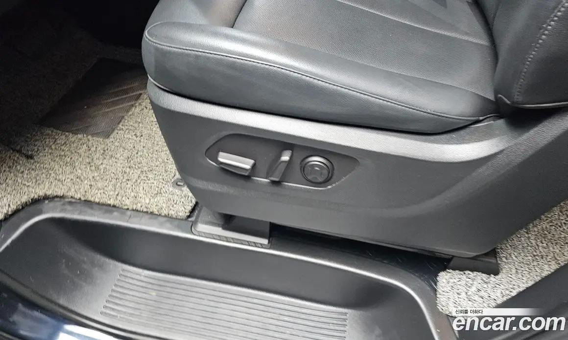 Hyundai Staria 2022 2.2 автомат (гидро), фото 27