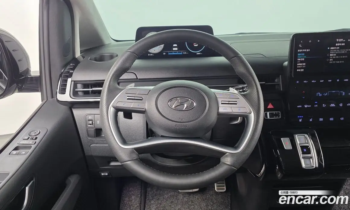 Hyundai Staria 2023 2.2 автомат (гидро), фото 19