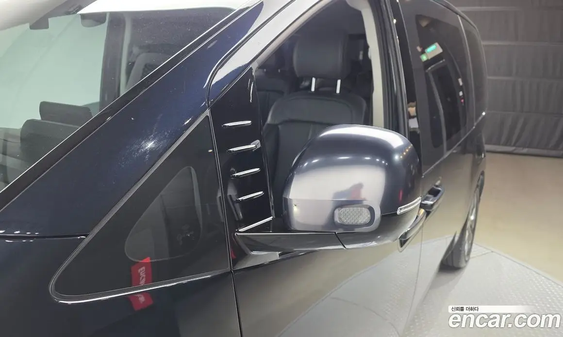 Hyundai Staria 2023 2.2 автомат (гидро), фото 28