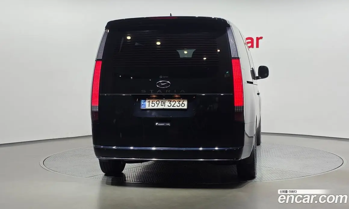 Hyundai Staria 2023 2.2 автомат (гидро), фото 4