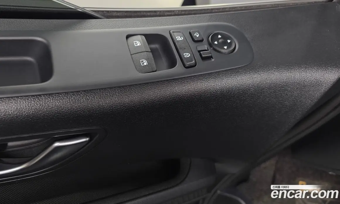 Hyundai Staria 2023 2.2 автомат (гидро), фото 38