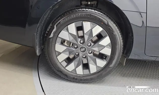 Hyundai Staria 2023 2.2 автомат (гидро), миниатюра 5