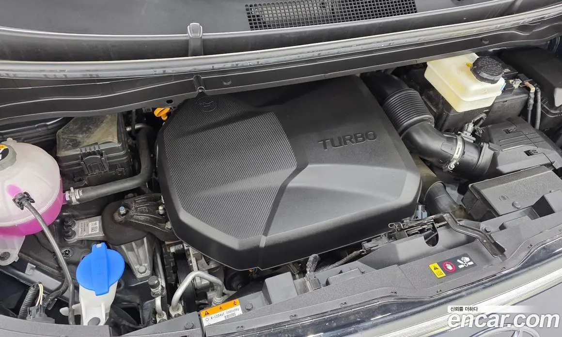 Hyundai Staria 2023 2.2 автомат (гидро), фото 6