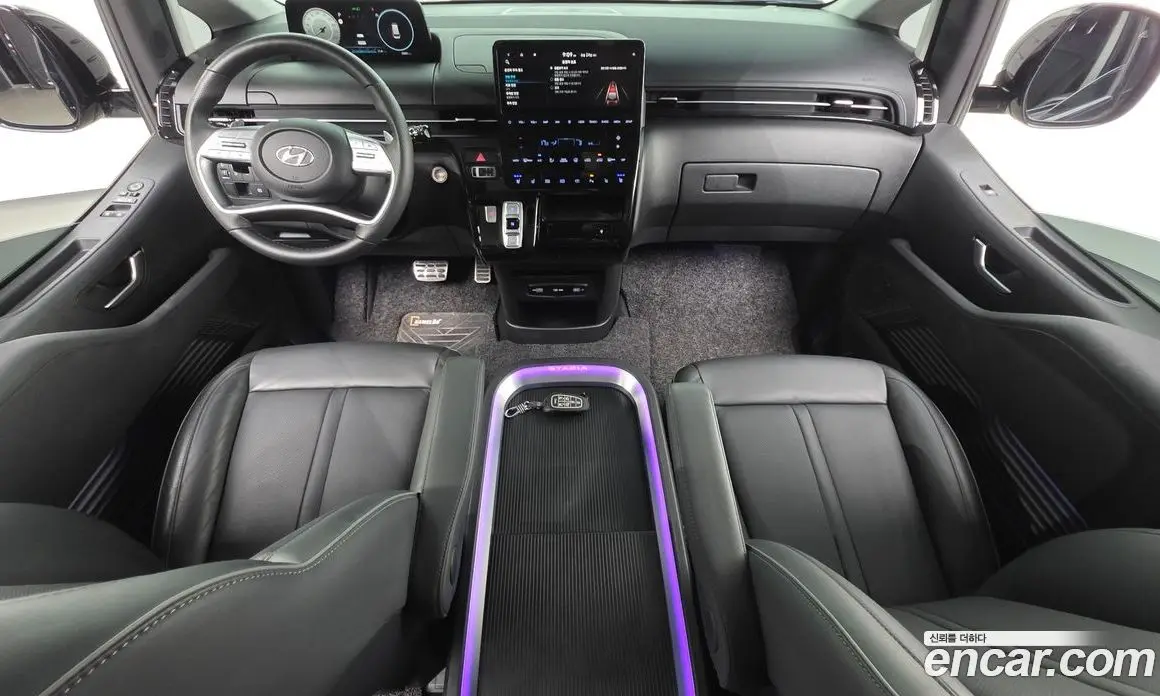 Hyundai Staria 2023 2.2 автомат (гидро), фото 10