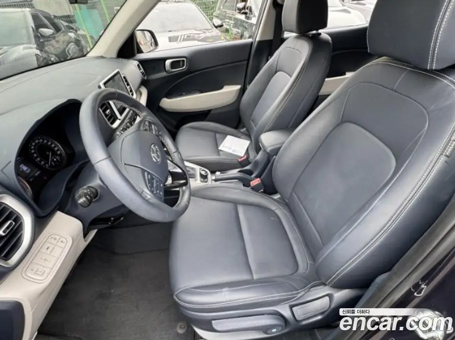 Hyundai Venue 2022 1.6 автомат (гидро), фото 12