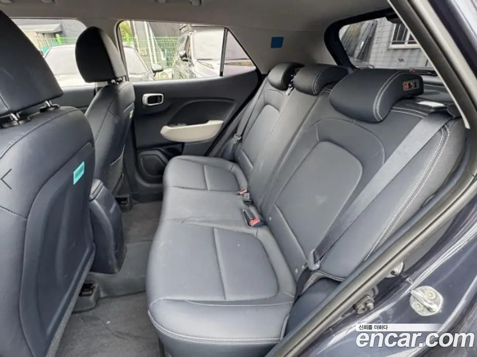 Hyundai Venue 2022 1.6 автомат (гидро), фото 13
