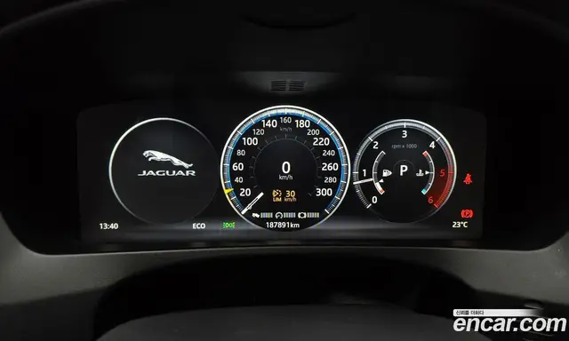 Jaguar F-Pace 2017 2.0 автомат (гидро), миниатюра 8