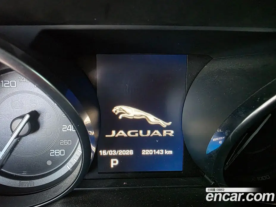 Jaguar XE 2015 2.0 автомат (гидро), фото 14 Jaguar XE 2015 2.0 автомат (гидро), фото 14
