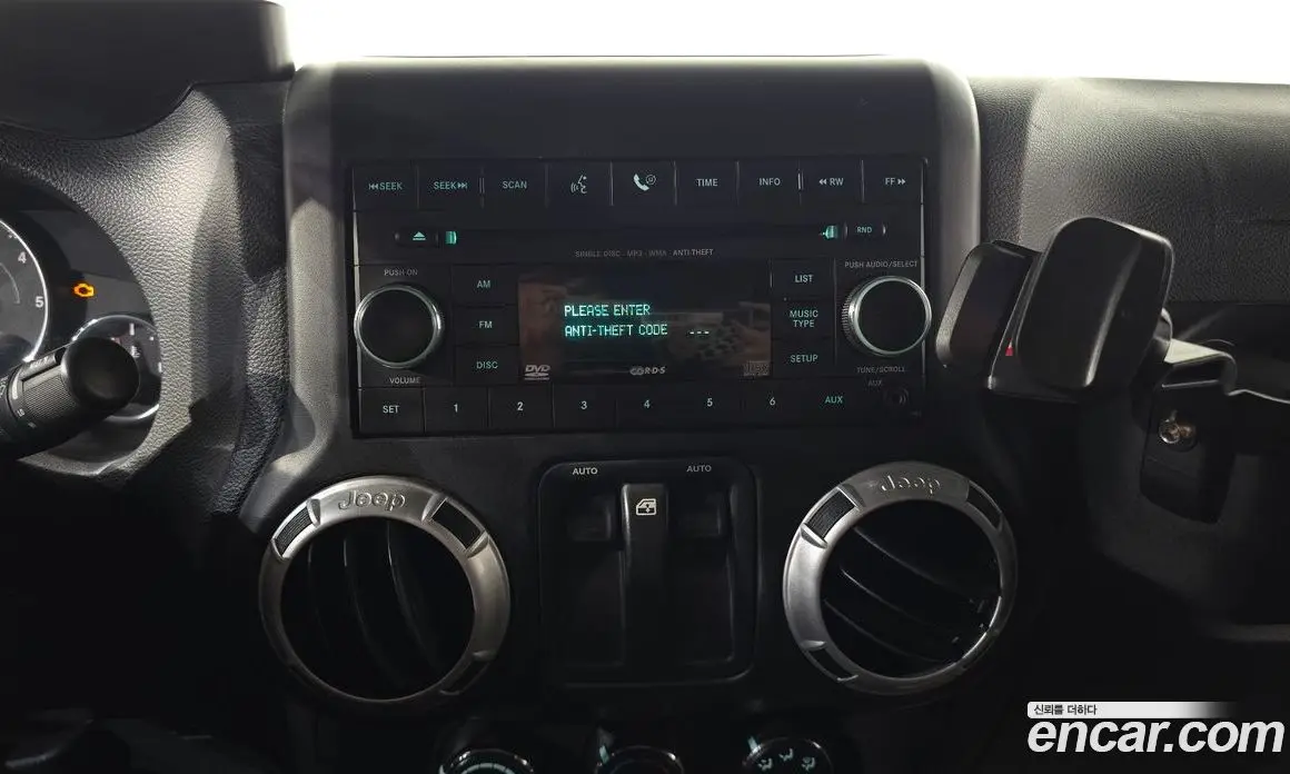 Jeep Wrangler 2011 2.8 автомат (гидро), фото 30