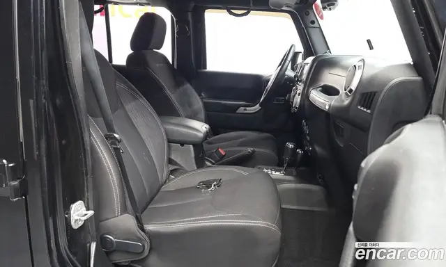 Jeep Wrangler 2013 2.8 автомат (гидро), миниатюра 11
