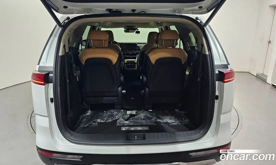 Kia Carnival 2023 3.5 автомат (гидро), фото 31