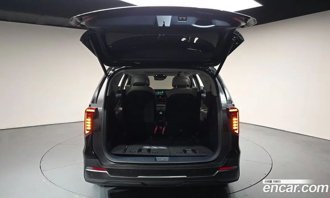 Kia Carnival 2024 1.6 автомат (гидро), фото 25