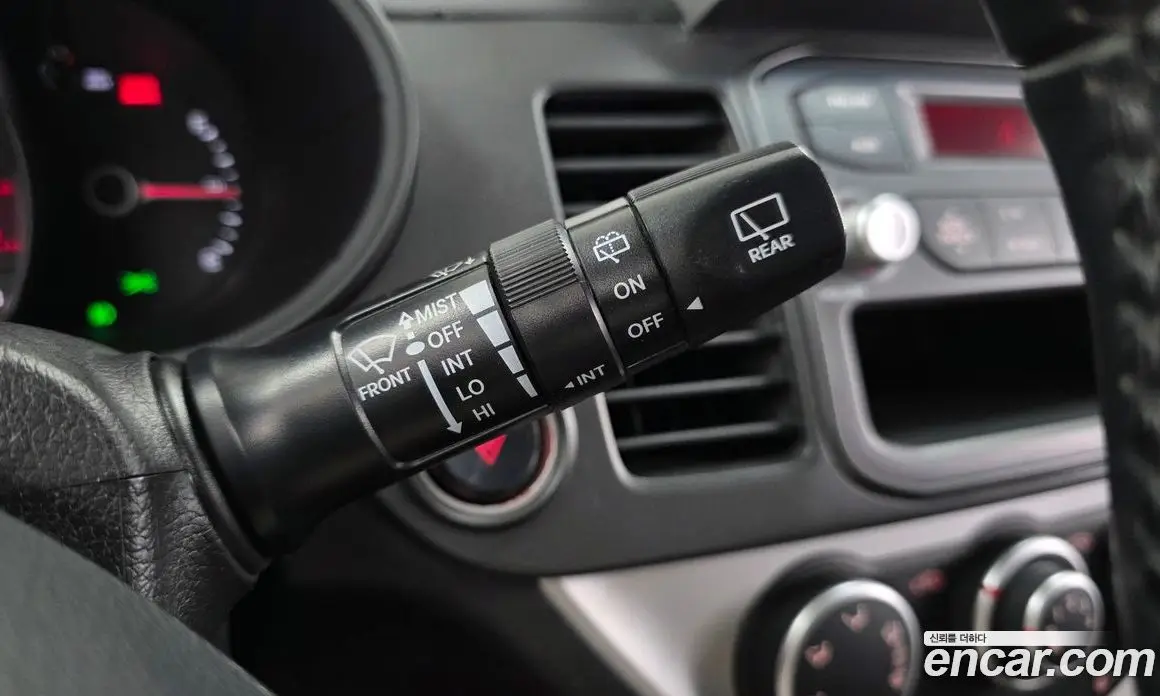 Kia Morning 2012 1.0 автомат (гидро), фото 18