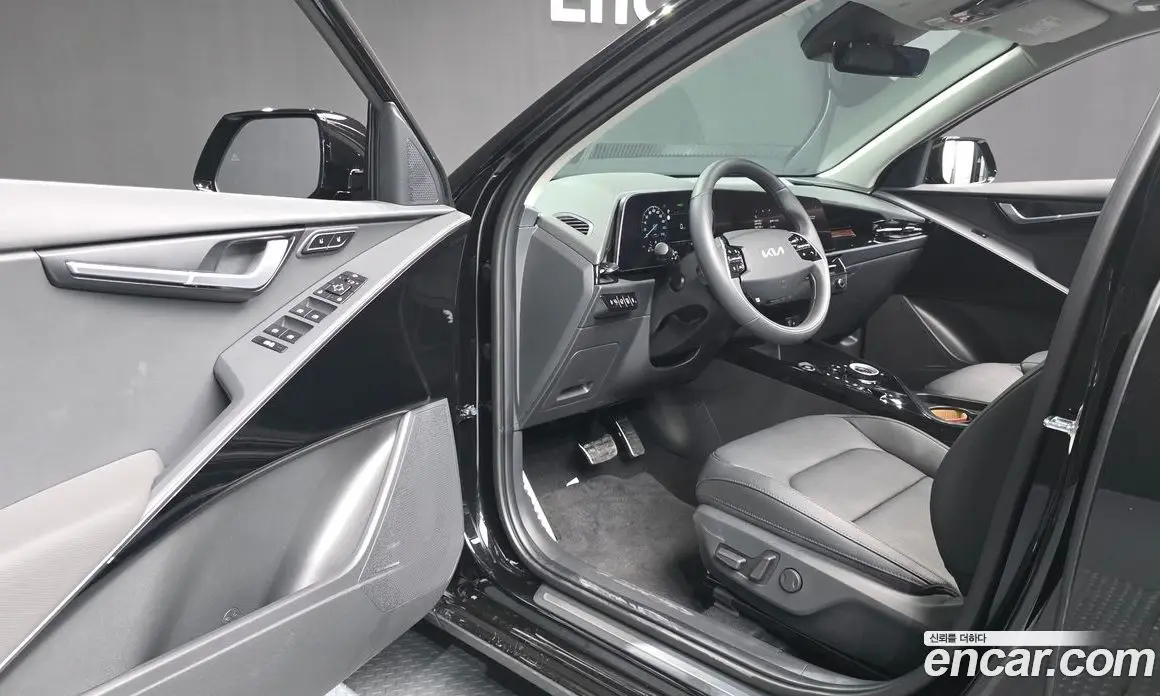 Kia Niro 2025 1.6 автомат (гидро), фото 13